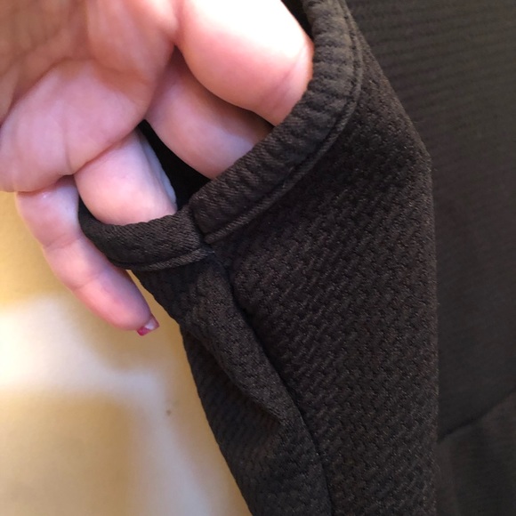 Adorable black dress with waist ruffle like - Picture 4 of 5